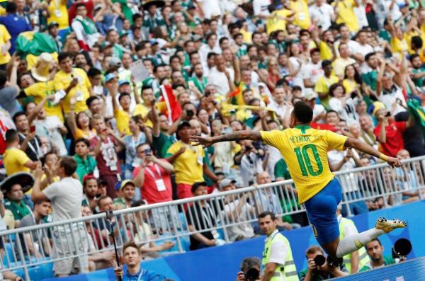 拒绝冷门！巴西2比0击败墨西哥，内马尔闪耀表现令梅罗汗颜
