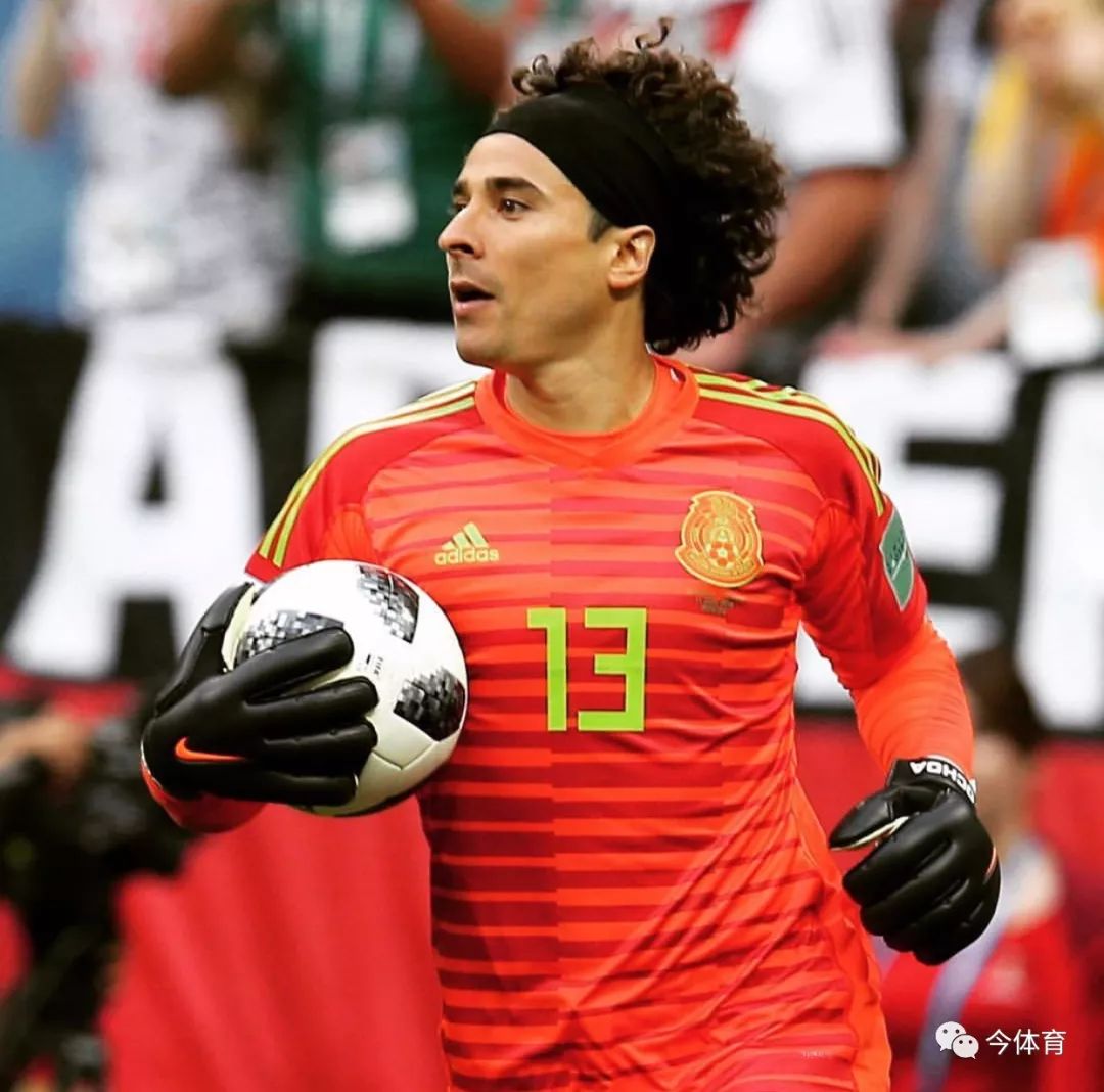 世界杯25次神扑(最忙门将虽败犹荣,"墨西哥吴镇宇"昂首离开世界杯)