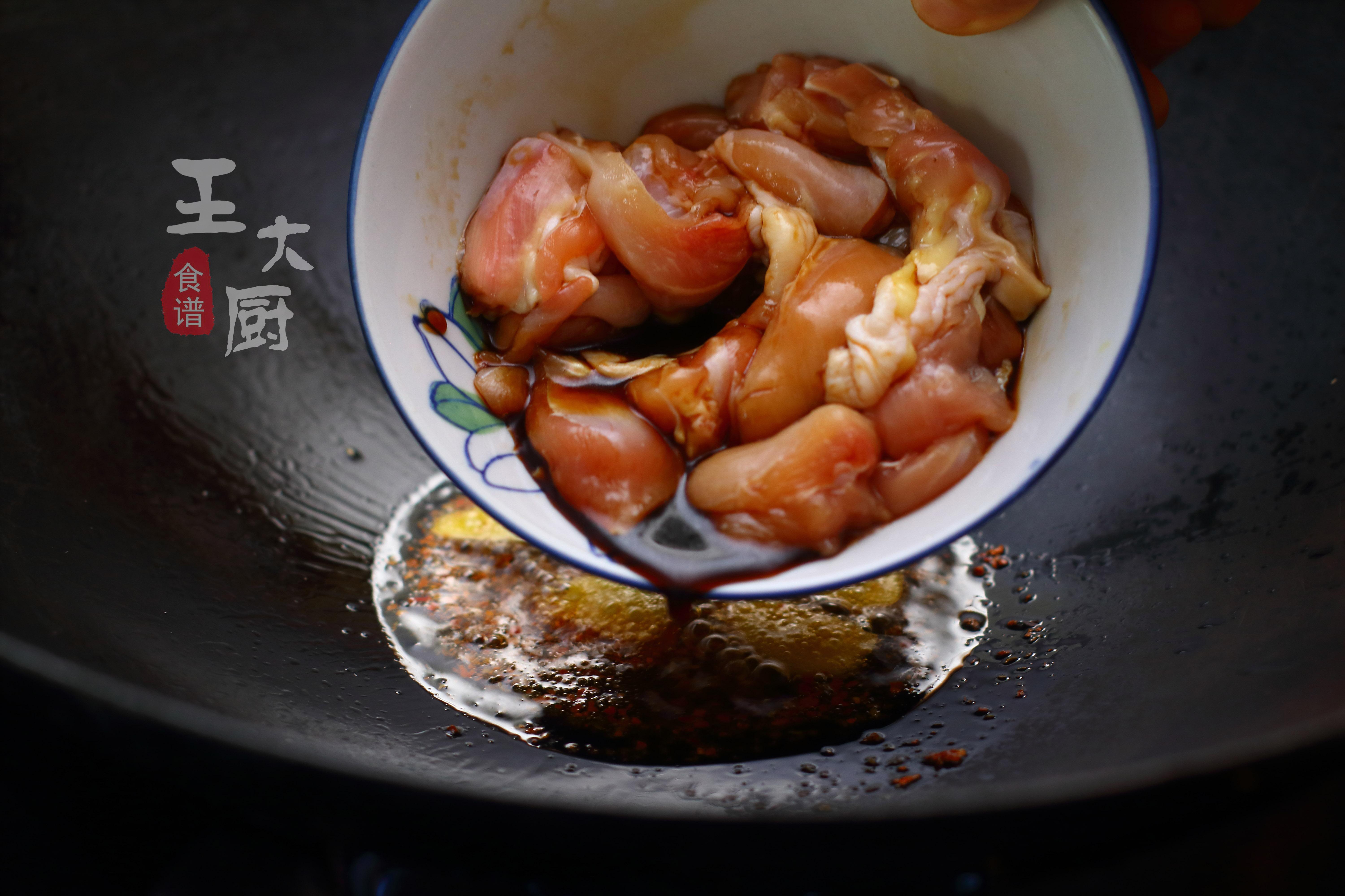 黄焖鸡米饭的做法,黄焖鸡米饭的做法 最正宗的做法