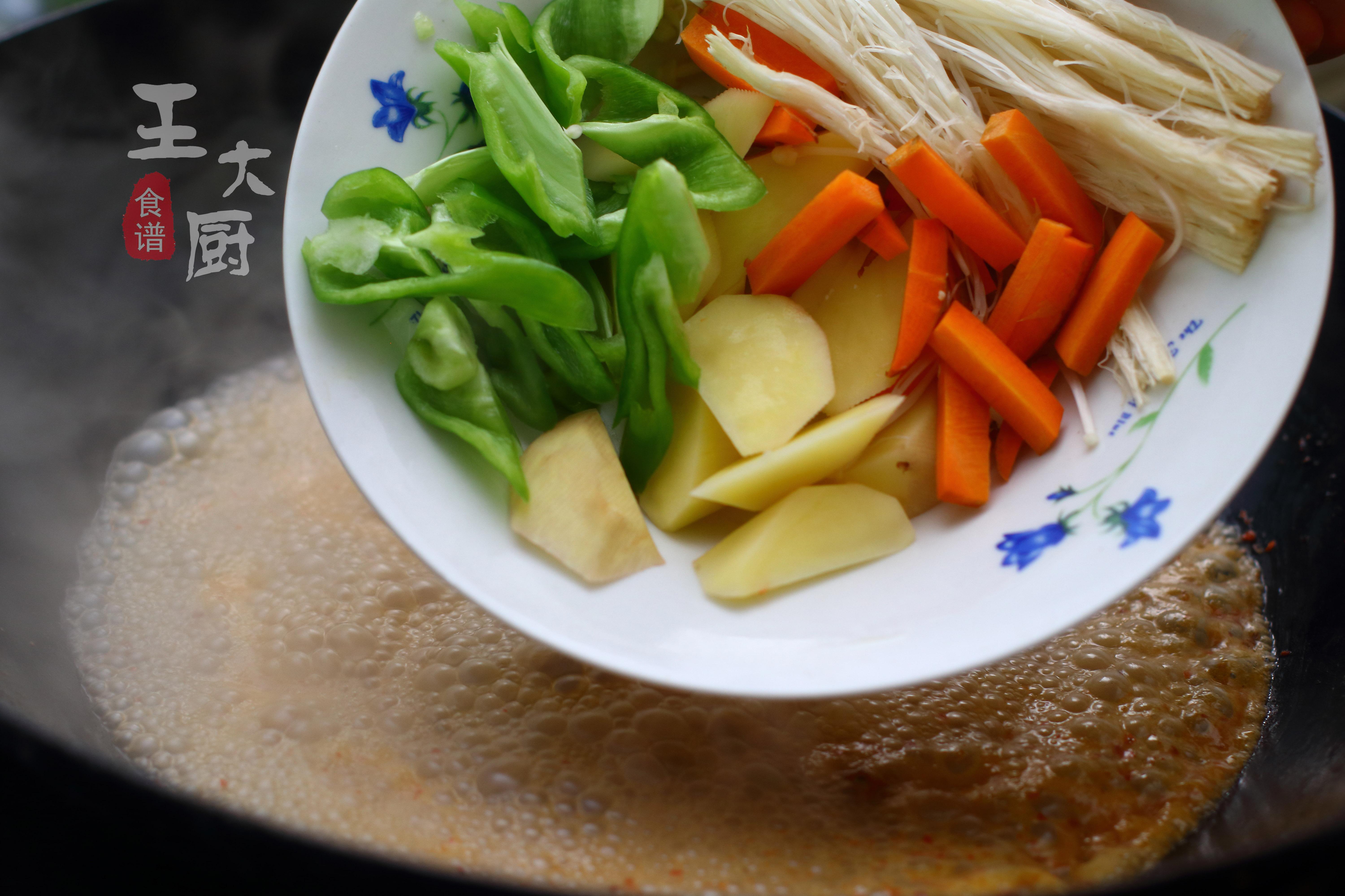 黄焖鸡米饭的做法,黄焖鸡米饭的做法 最正宗的做法