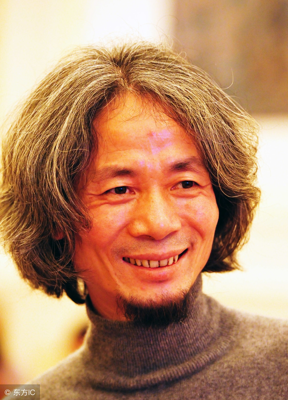 比如下面这位52岁的抖音"鸡汤教父"——杜子建.