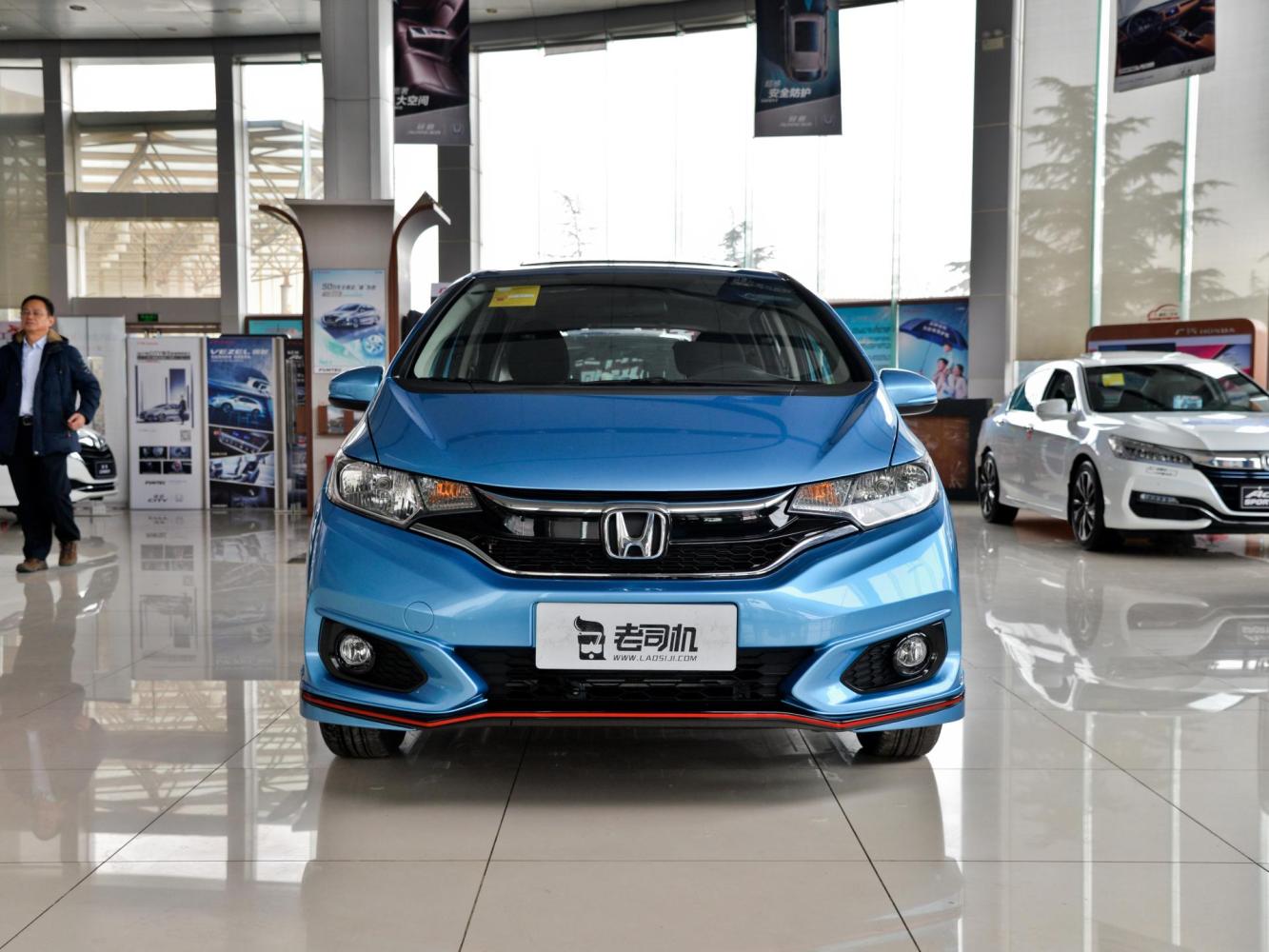 4t 自动精英智联型和广汽传祺ga4 2018款 200t 自动豪华版,三款车的