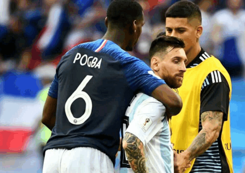 老梁世界杯法国乌拉圭(世界杯暖心一幕：乌拉圭球员在哭泣，法国后防大闸送上深情安慰)