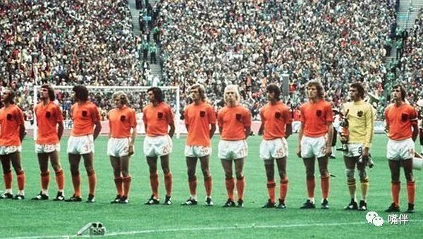 阿根廷1978年世界杯(死亡笼罩下的世界杯冠军，1978年阿根廷的肮脏交易)