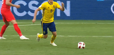 世界杯足球瑞典英格兰(马奎尔头球破门阿里进球皮克福德神扑，英格兰2-0瑞典进四强)