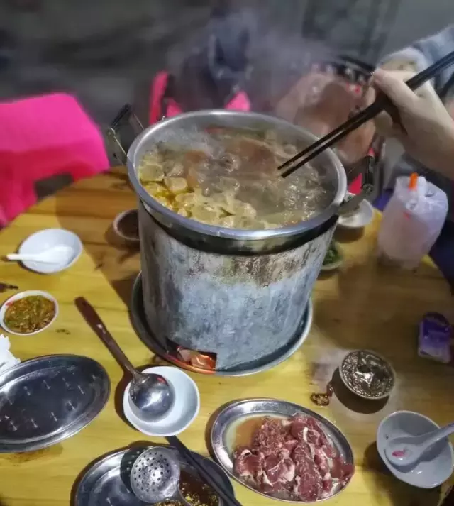 世界杯宵夜软文6(如果连这些“深夜食堂”都没吃过，怎么能称得上是海口吃货？)