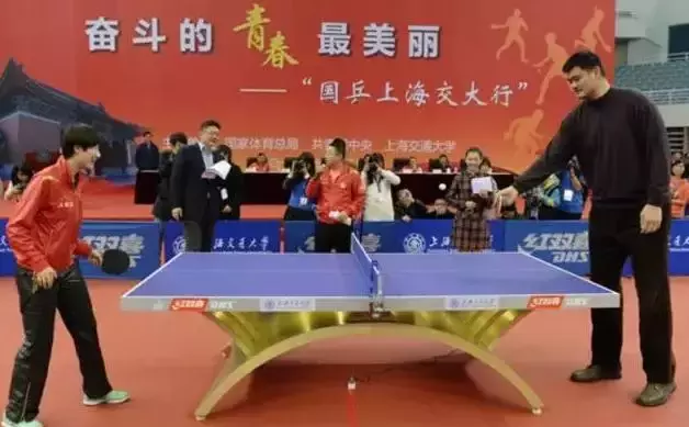 祝贺你，姚同学！读了7年本科，姚明终于从上海交学毕业啦！