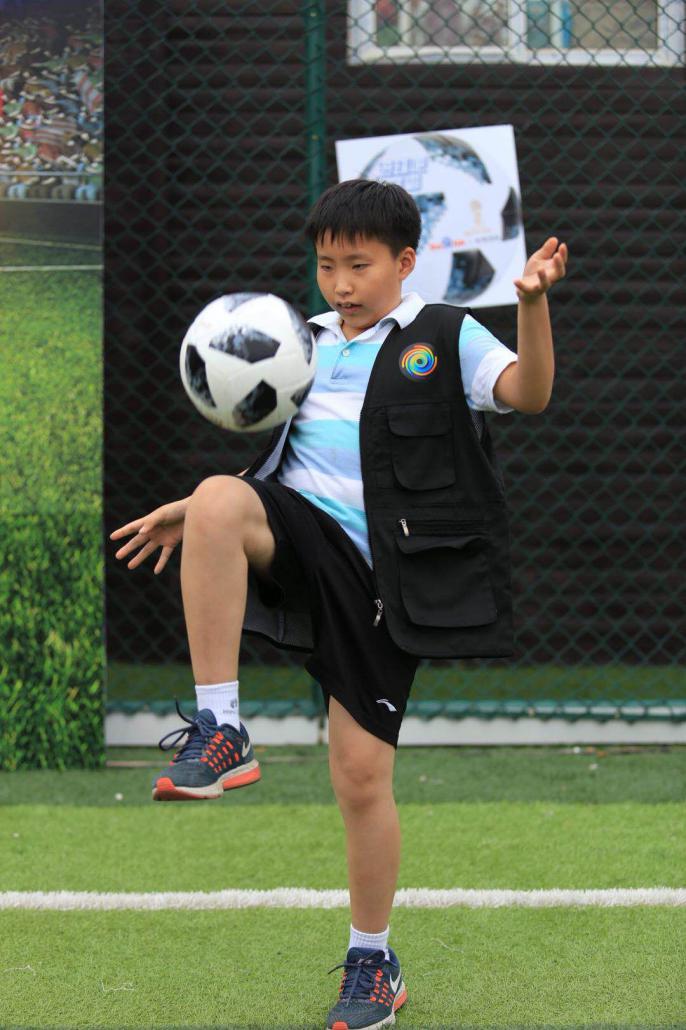 线下压世界杯(嗨聊足球科技,vr扑球……"进球吧 学霸"世界杯线下趣味