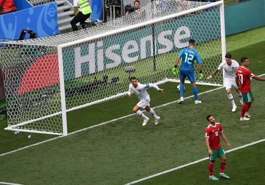 可口可乐世界杯水壶纪念（世界杯赛场上，球员喝的蓝色饮料是什么？）