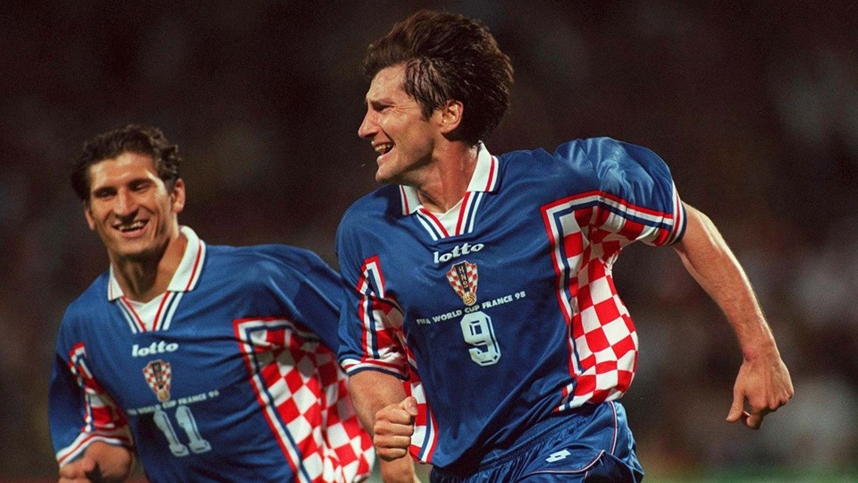 世界杯克罗地亚人员(宪兵帽、金左脚和神奇的图拉姆，克罗地亚的1998年世界杯)
