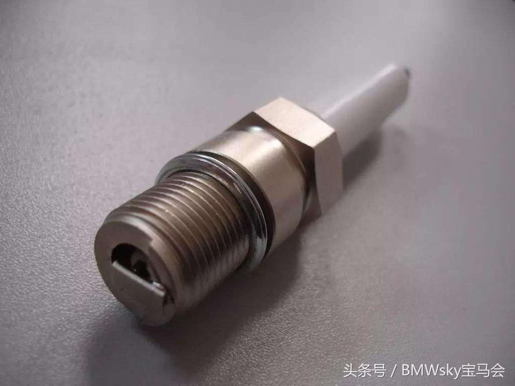 宝马B系列发动机，必须每2万公里更换一次火花塞吗？