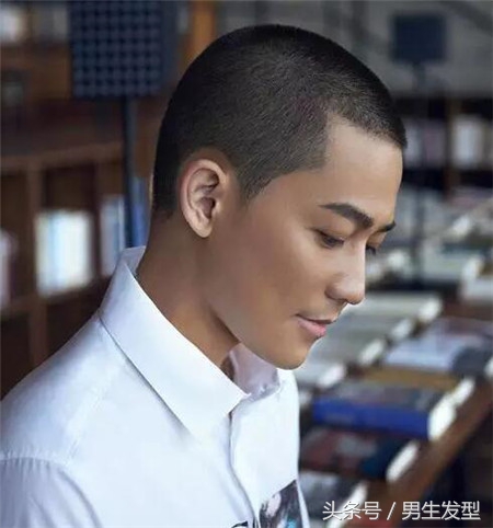 卡尺头发型(男生"卡尺头"帅炸,真正考验颜值的发型!