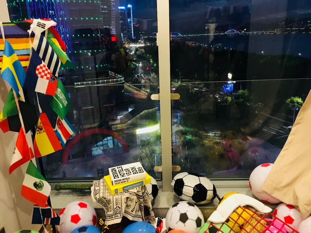 世界杯火了杭州的主题民宿：为了看球，有人月花上万元在滨江包场住民宿
