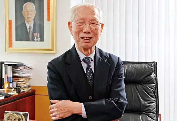 “中国百校之父”田家炳辞世：曾捐出80%身家给超200所学校！