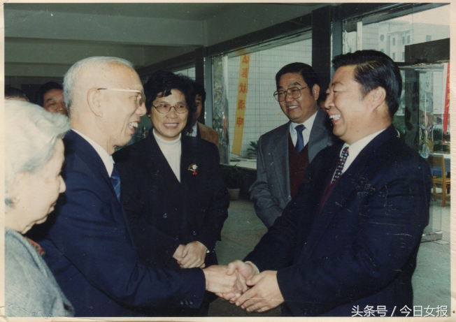 田家炳湖南足迹：来长沙捐建学校住宿自带肥皂；星城度过80岁生日