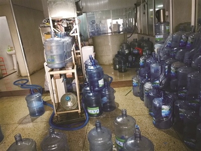 净水厂家生产条件不达标 居然还是农夫山泉的代理销售点