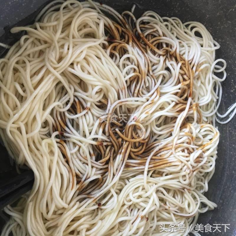 做炒面用什么面条好？原来很多人做错了，难怪总粘锅！