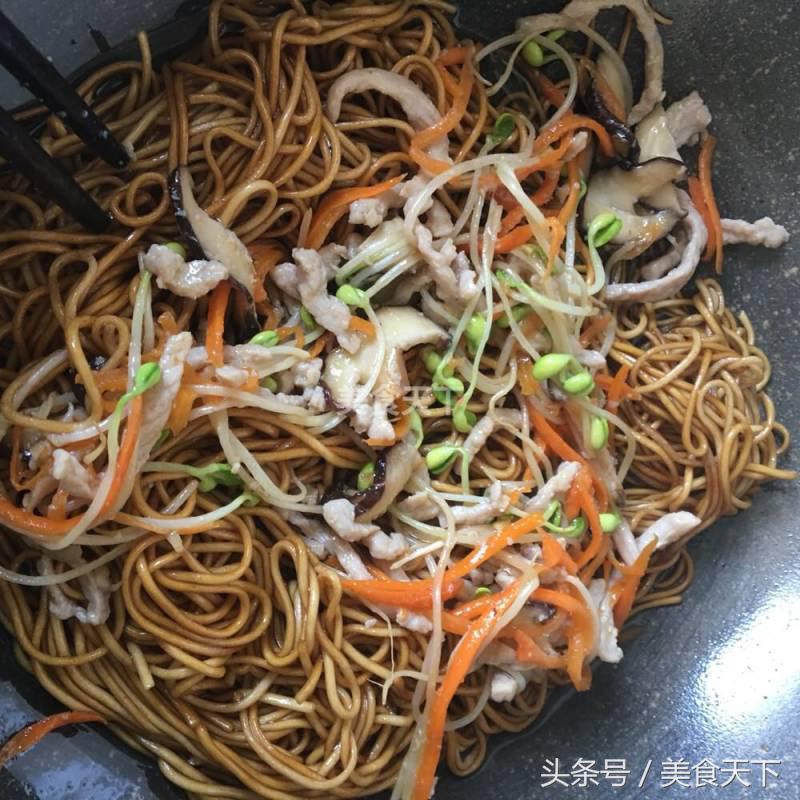 做炒面用什么面条好？原来很多人做错了，难怪总粘锅！