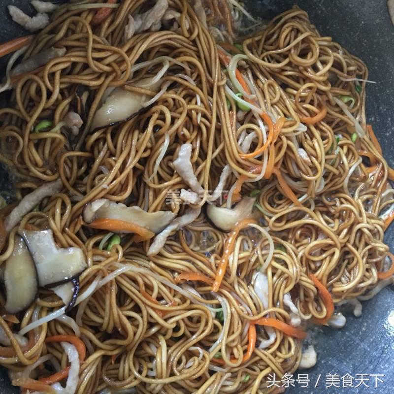 做炒面用什么面条好？原来很多人做错了，难怪总粘锅！