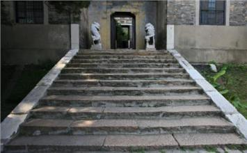 甘露寺：甘露禅寺缥缈云中，天然石室鬼斧神工