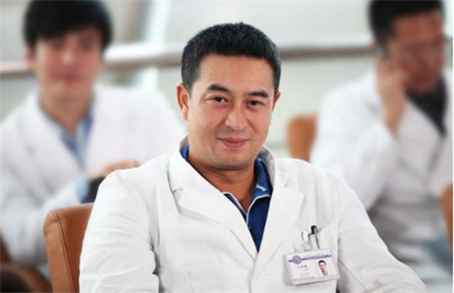 心术:张嘉译吴秀波携手海清诠释"我为人人 人人为我!