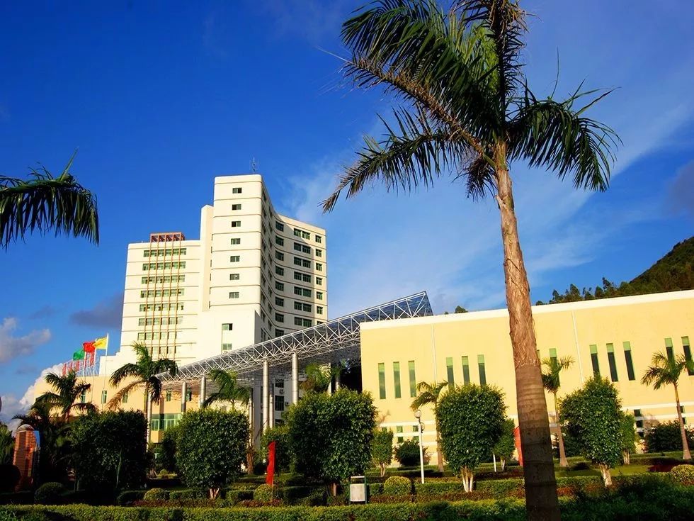 学费最贵要8万一年！看到珠海这所大学收费扎心了……