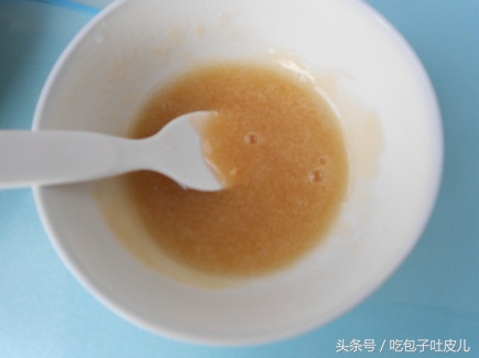 足球蛋糕图片双层（足球慕斯蛋糕的做法，从吃货的角度走进足球世界杯）