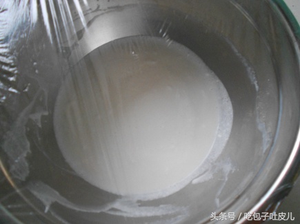 足球蛋糕图片双层（足球慕斯蛋糕的做法，从吃货的角度走进足球世界杯）