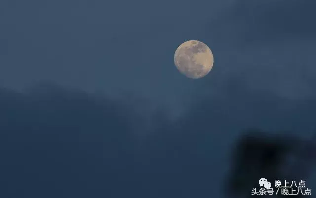 「人间趣」阳台望月