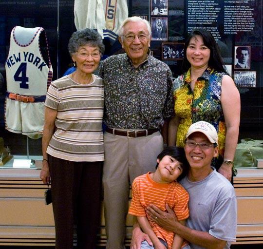 为什么nba没有黄种人(NBA历史第一个黄种人是谁？比黑人还早进NBA，却只打了3场)