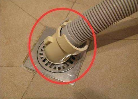 洗衣机排水管要这样安装，老师傅见了都称赞，真想回家砸掉重装