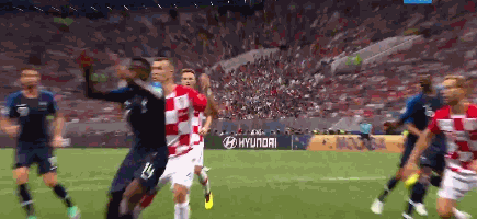 18年世界杯决赛（世界杯决赛重大改判，克罗地亚球迷狂嘘！VAR这次错了？）