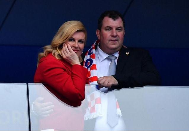 威尔史密斯为什么世界杯（世界杯闭幕式：美女总统秀恩爱没人理，两名嘉宾入场，全场欢呼）-趣拿体育