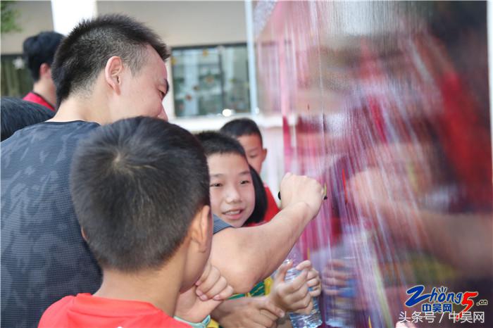 龙城世界杯时间(“足球梦、帐篷情”！常州龙城小学首届足球嘉年华之足球文化夜)