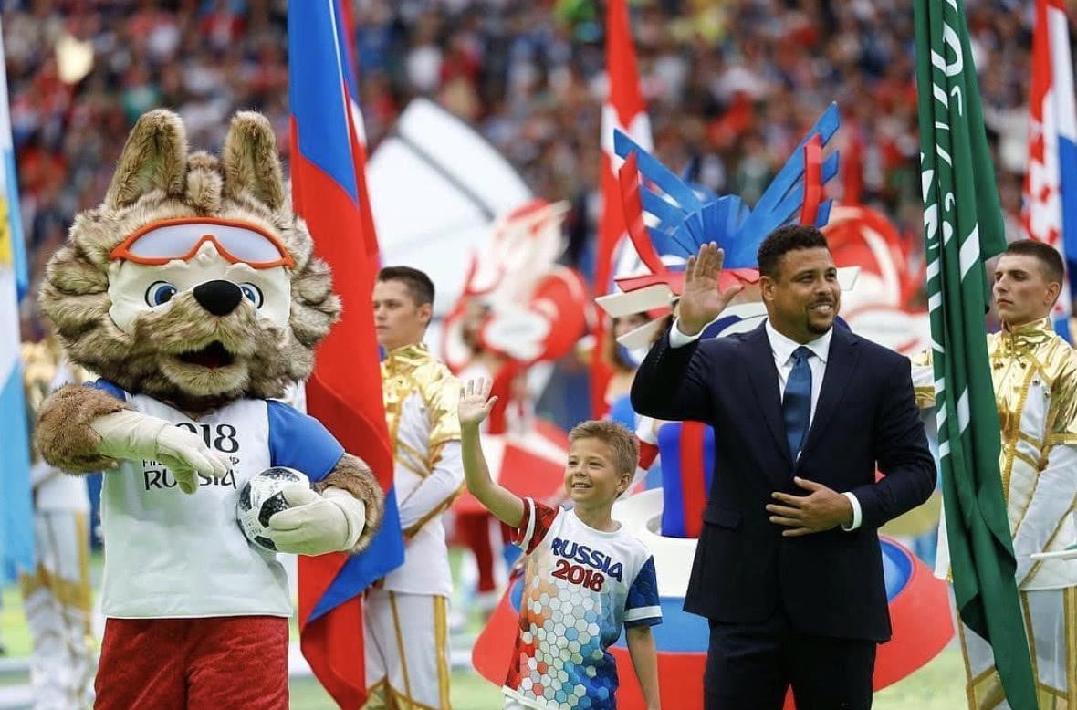 鼓手小罗世界杯（世界杯开幕式大罗，闭幕式小罗，仿佛梦回2002）