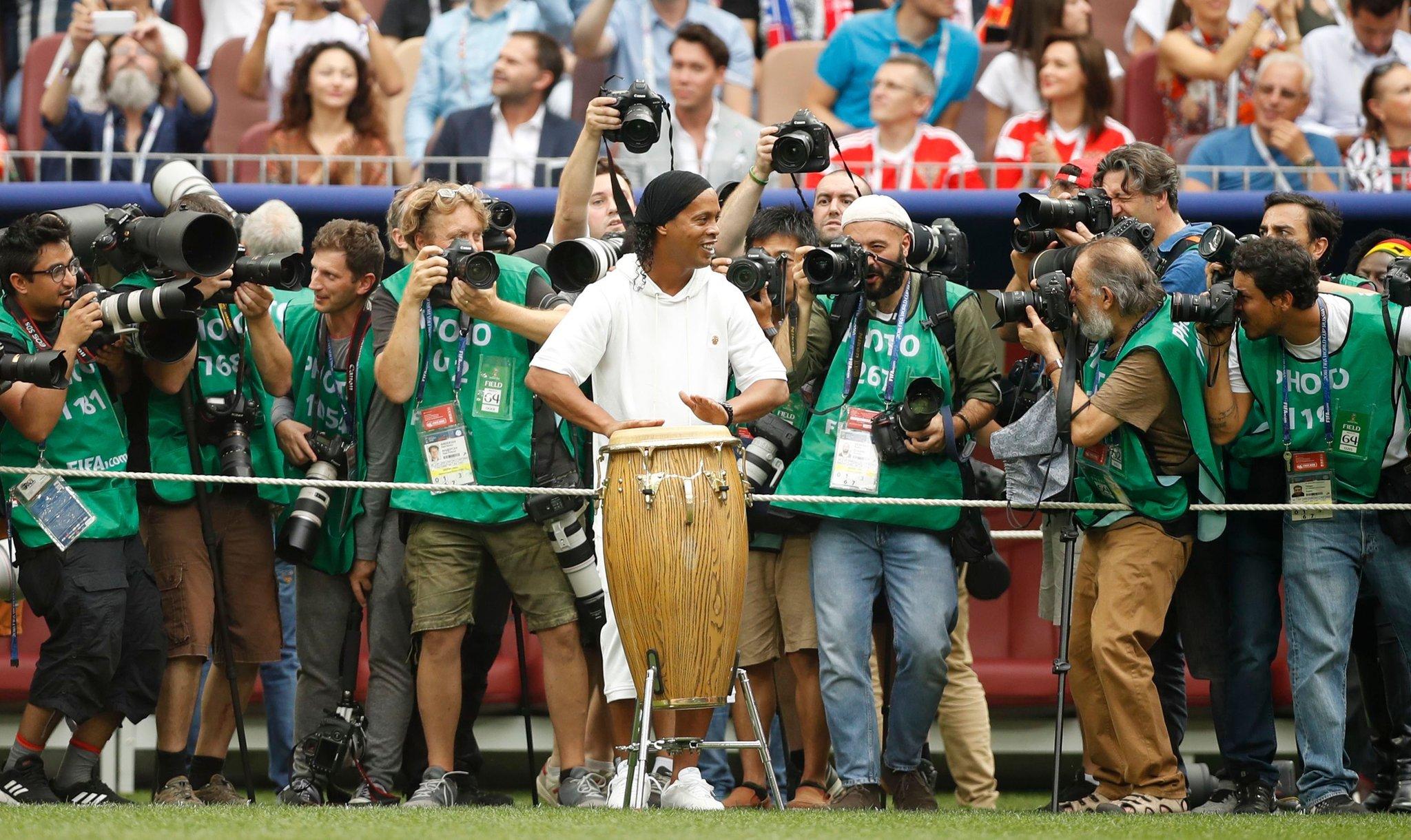 鼓手小罗世界杯（世界杯开幕式大罗，闭幕式小罗，仿佛梦回2002）