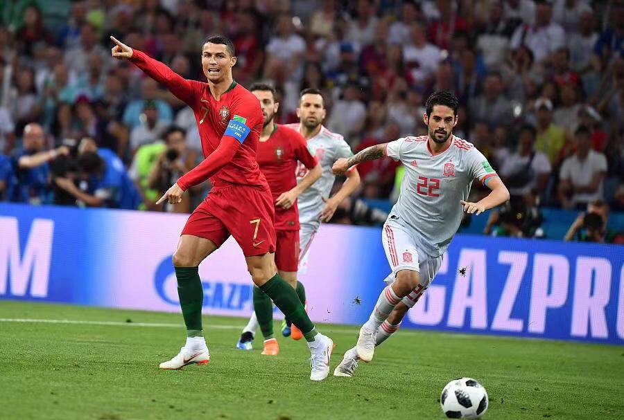 世界杯足球经典比赛(世界杯6大经典比赛回顾:东道主5球狂胜开幕 卫冕