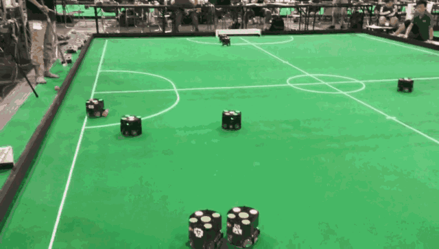 机器人足球世界杯重播（“国足”夺冠！2018机器人世界杯4：0完胜美国队！）