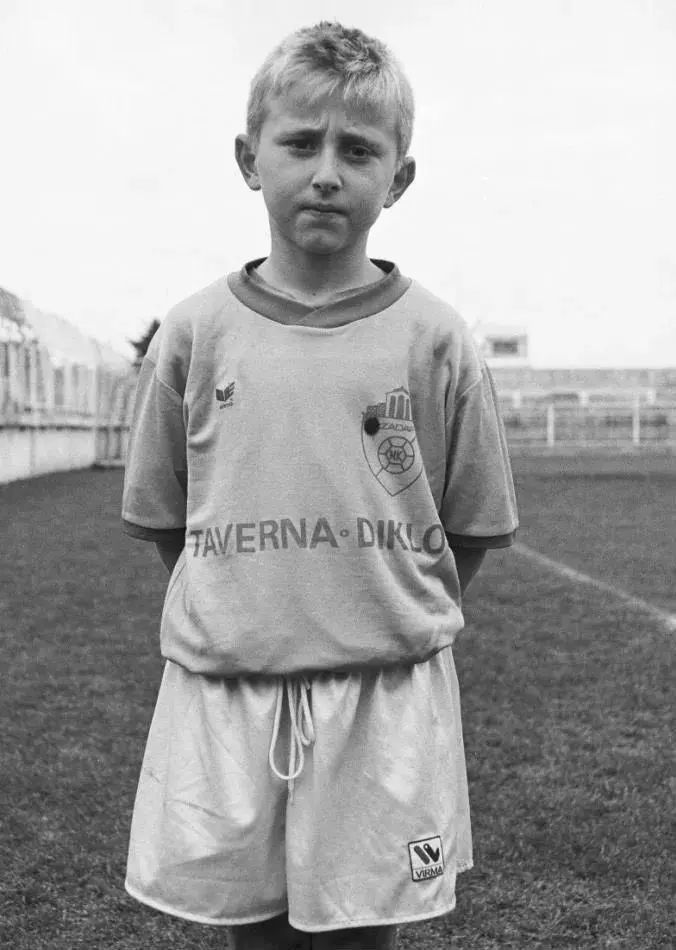 从难民收容所的牧羊少年到世界第一球员，他是世界杯最大的传奇