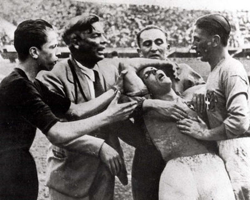 1934年世界杯，意大利人在“死神笼罩”下，最终赢得了雷米特杯