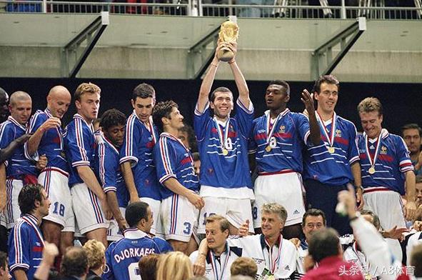 1996世界杯在哪个国家举行(燃烧吧，蓝色军团！法国1998世界杯夺冠的故事……)