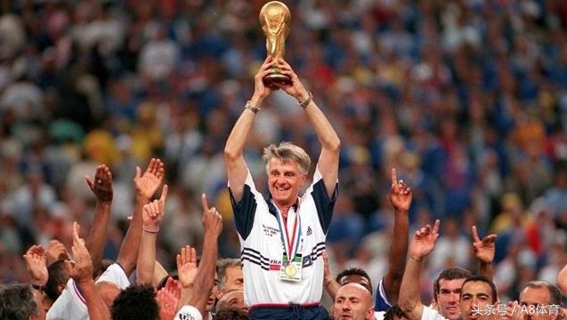 1996世界杯在哪个国家举行(燃烧吧，蓝色军团！法国1998世界杯夺冠的故事……)