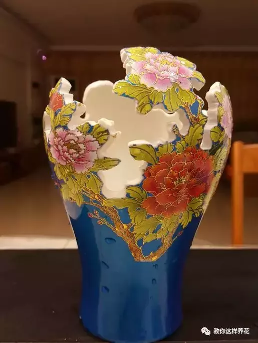 扔掉的废酒瓶,花友改成绝世花盆,别人出1000块都不卖!
