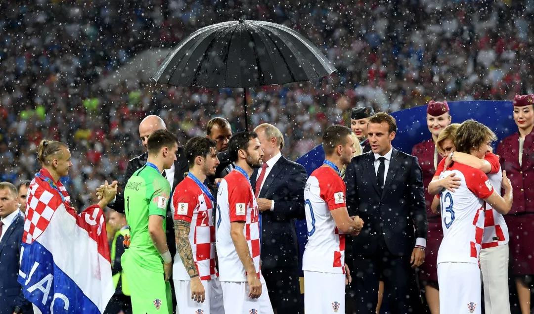 俄罗斯世界杯为什么这么小球（世界杯到底为俄罗斯带来了什么？）-华海博客