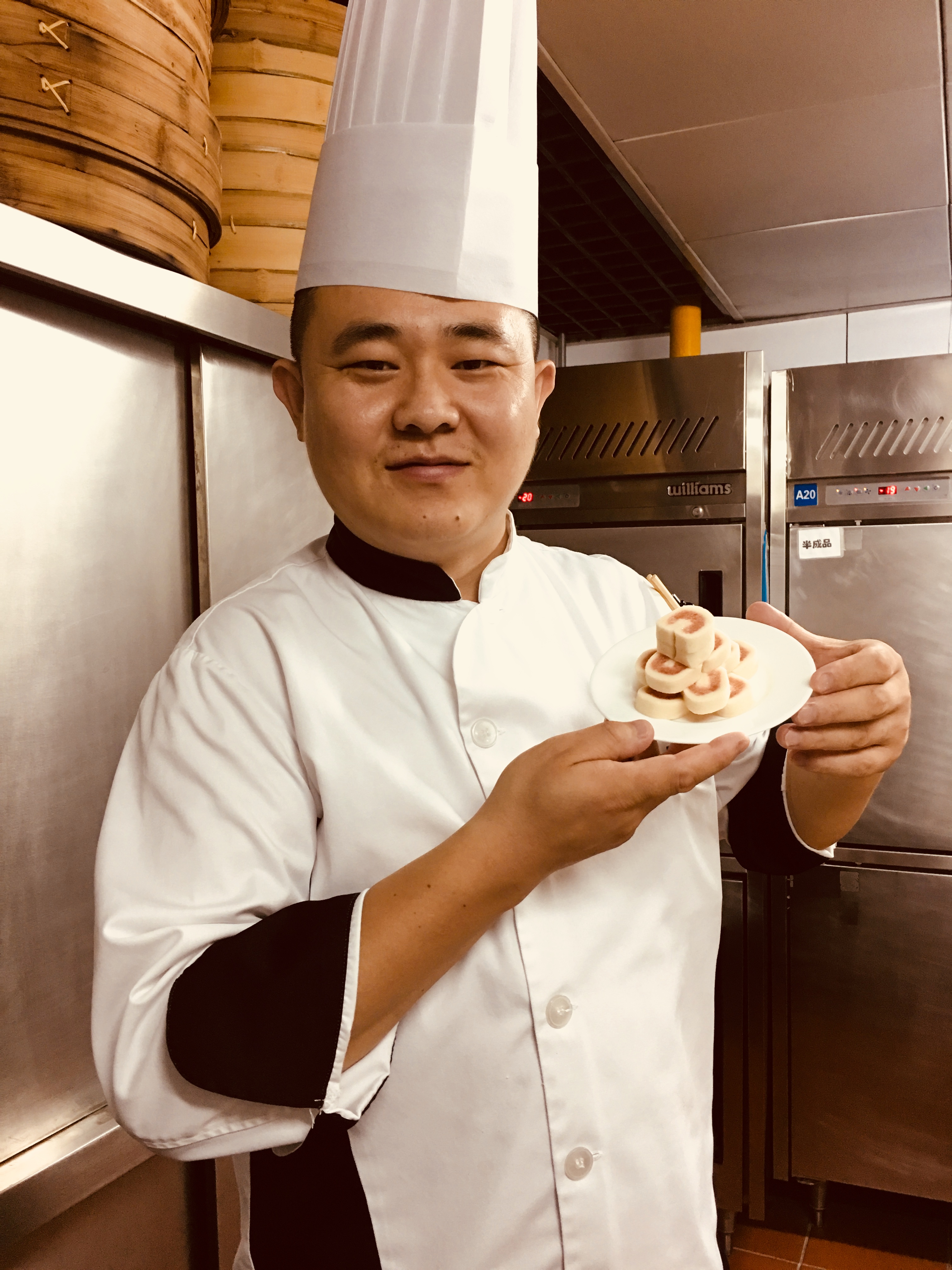 面点师教您制作入口即化的宫廷芸豆卷，喜欢面食的看过来！