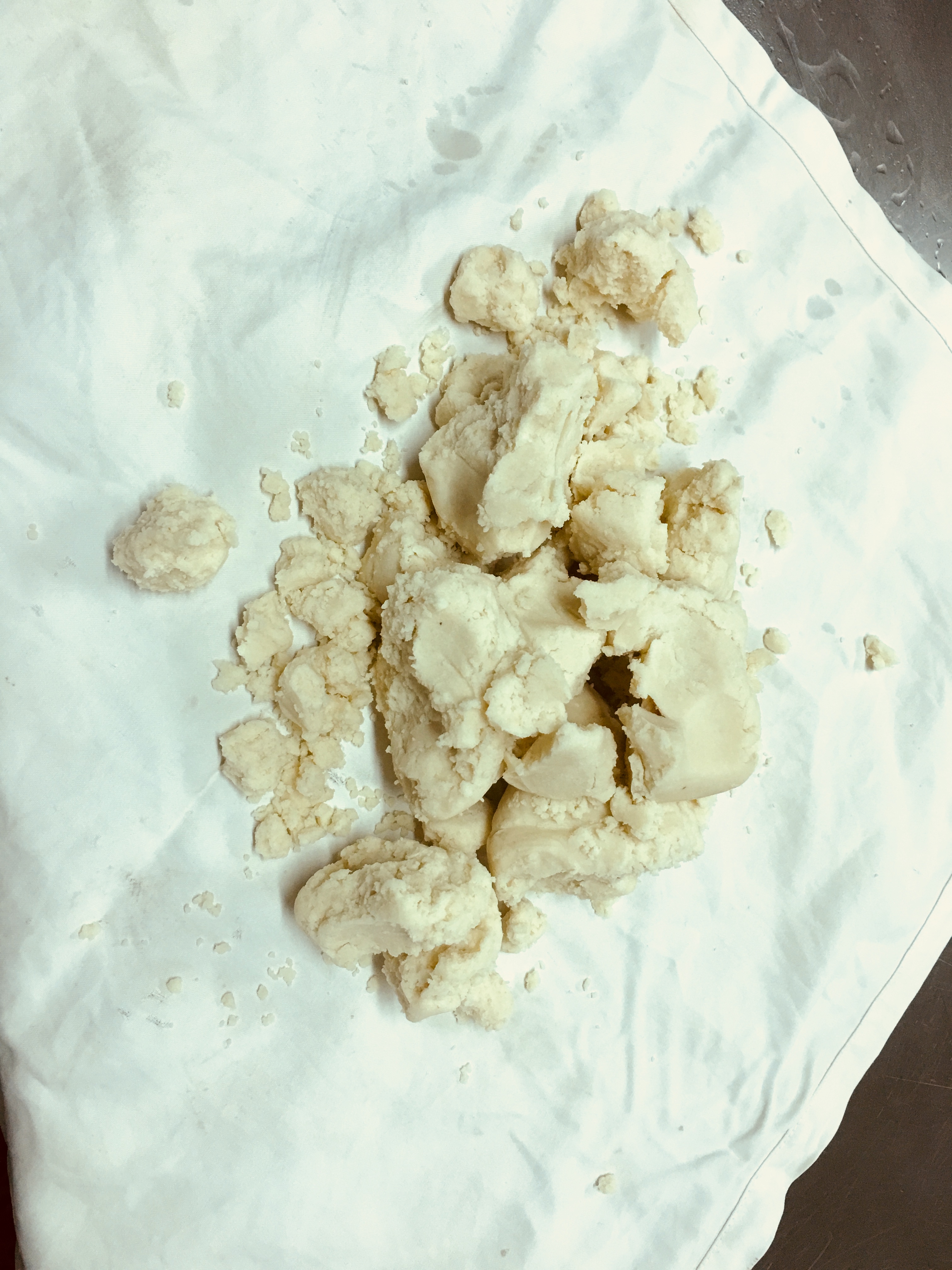 面点师教您制作入口即化的宫廷芸豆卷，喜欢面食的看过来！