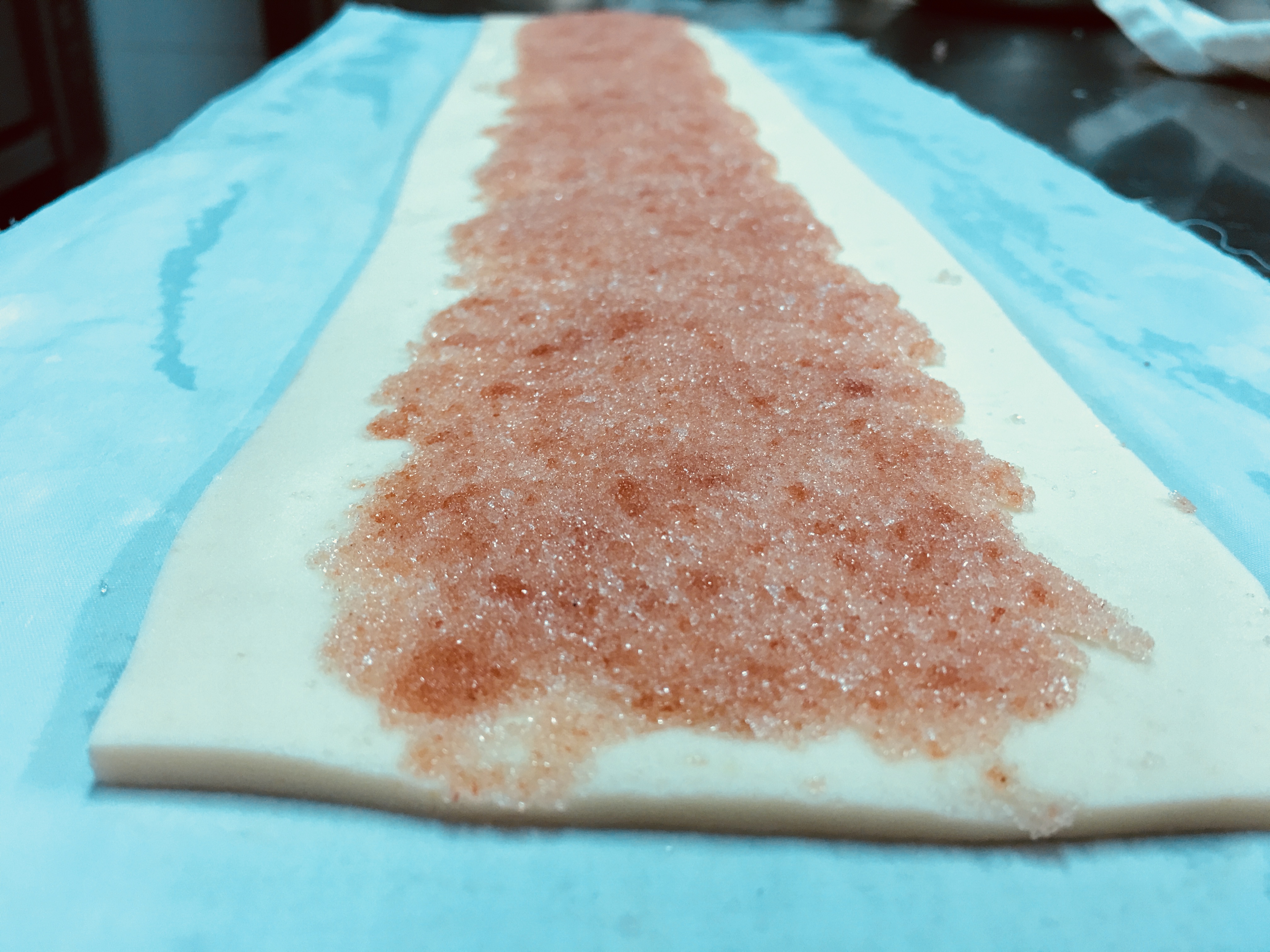 面点师教您制作入口即化的宫廷芸豆卷，喜欢面食的看过来！