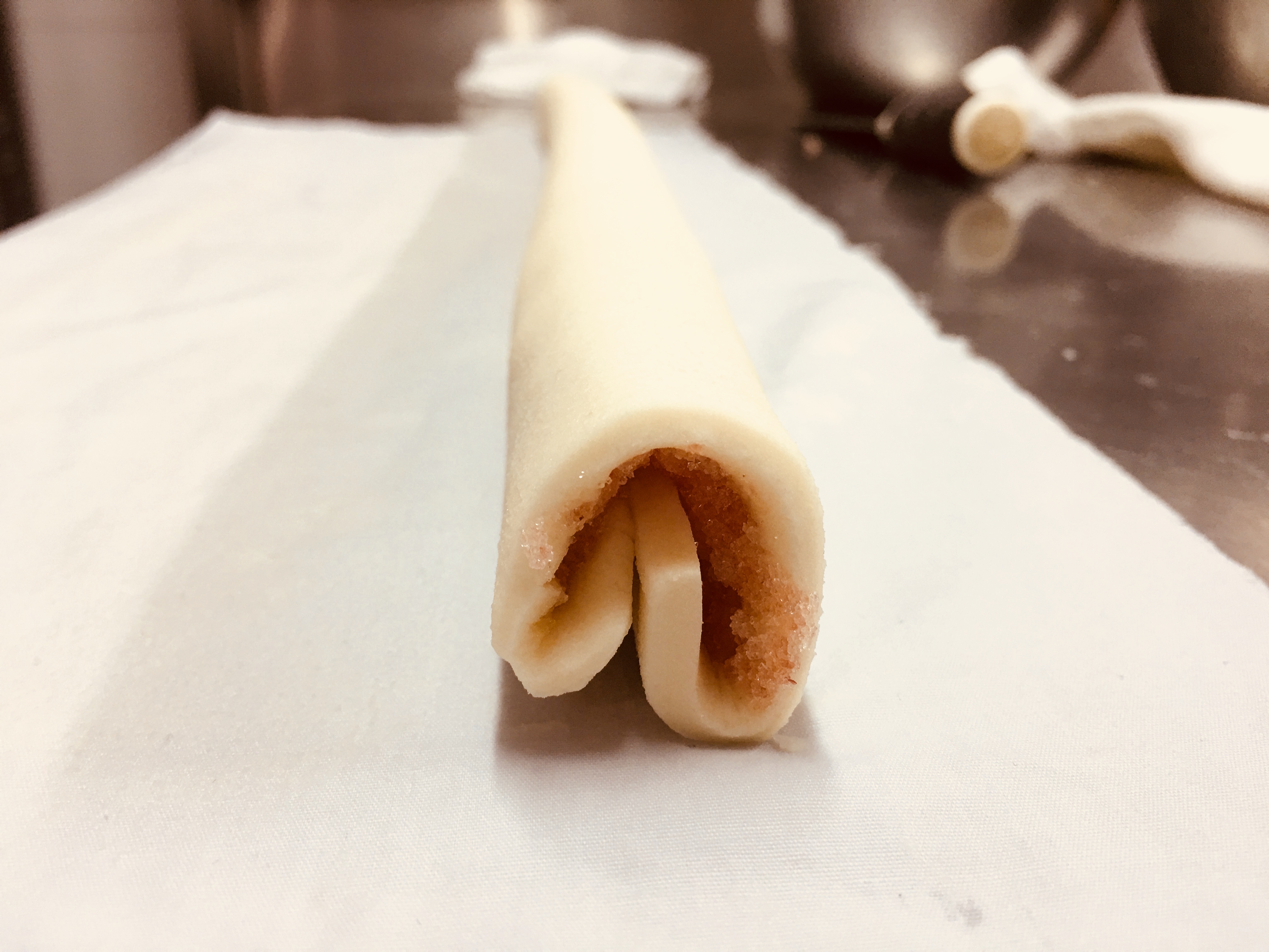 面点师教您制作入口即化的宫廷芸豆卷，喜欢面食的看过来！