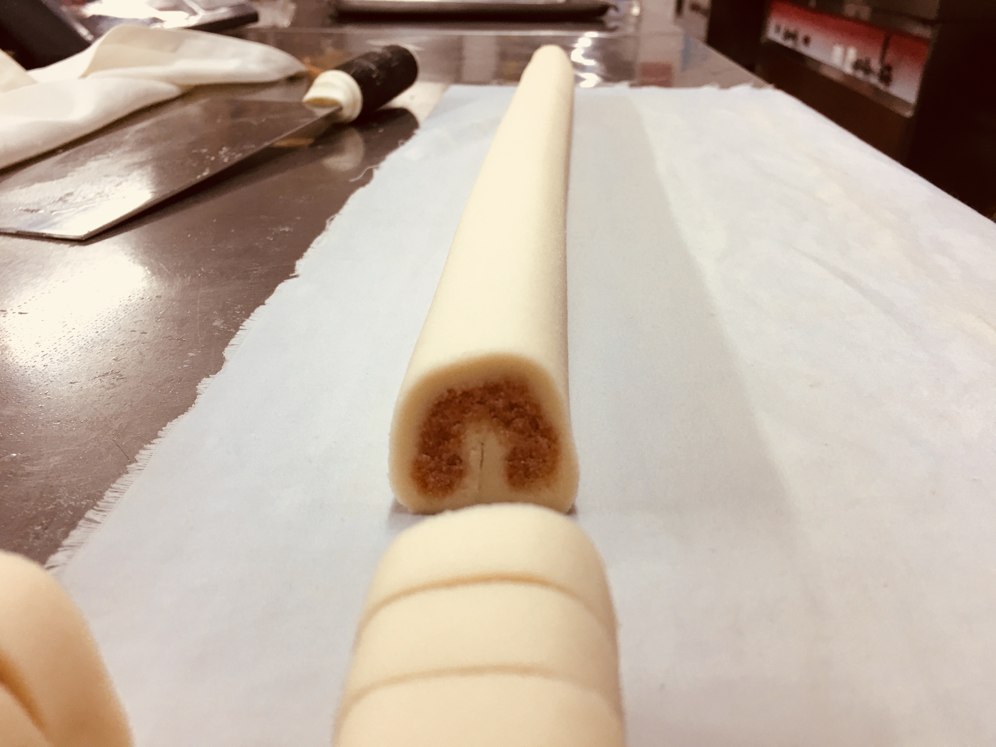 面点师教您制作入口即化的宫廷芸豆卷，喜欢面食的看过来！