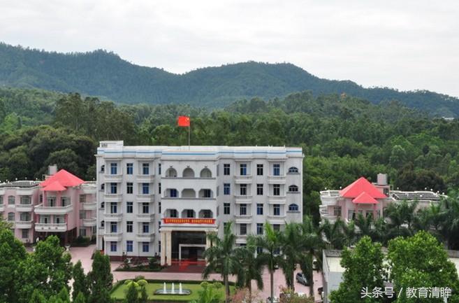 这两所顶尖二本院校，毕业生在“信息”和“金融”领域供不应求！